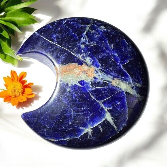 Sodalite Crystal Moon Carving (#2) - Picture 1 of 10